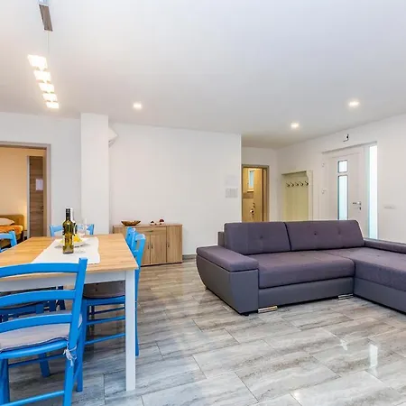 House Tranquillity Сasa de vacaciones Gabonjin